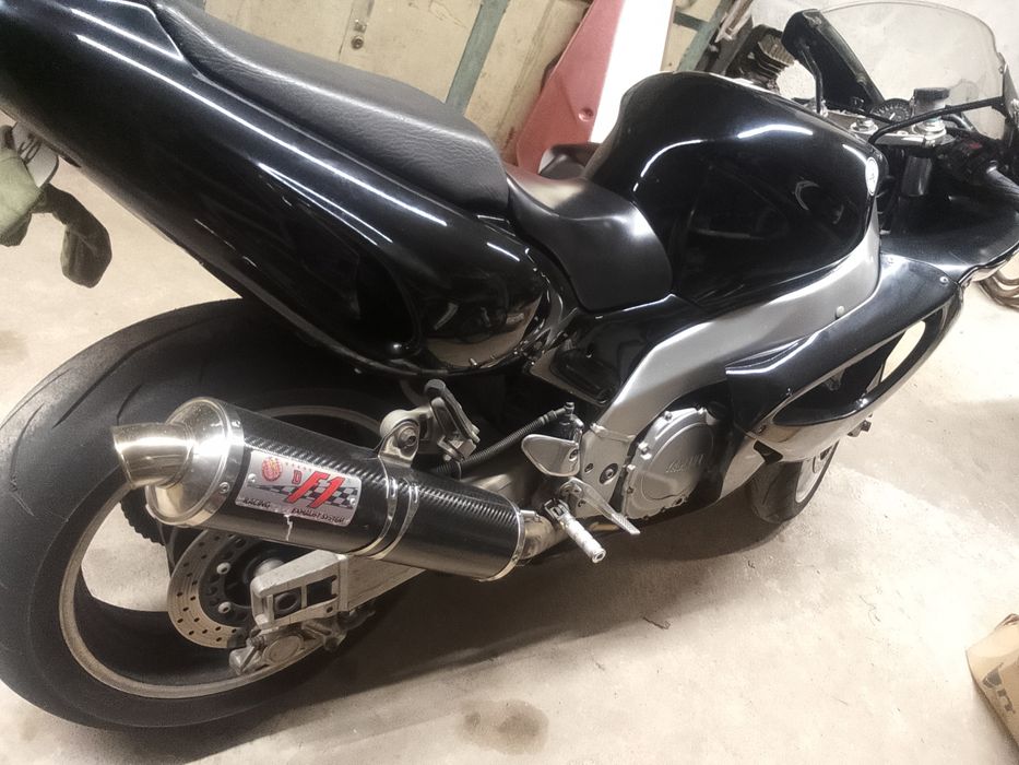 2 yamaha thanderace 1000 ,1 para peças