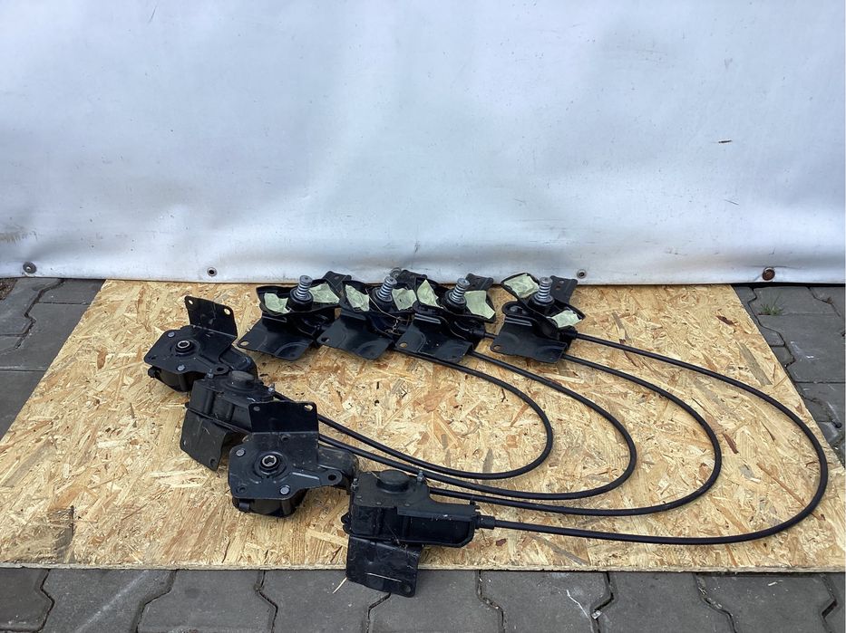 Renault Master 4 Opel Movano 3 Криплениє запасного колеса