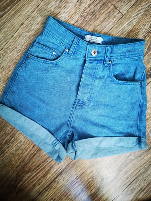 Szorty, spodenki, jeansy, wysoki stan Bershka rozm xxs, 32