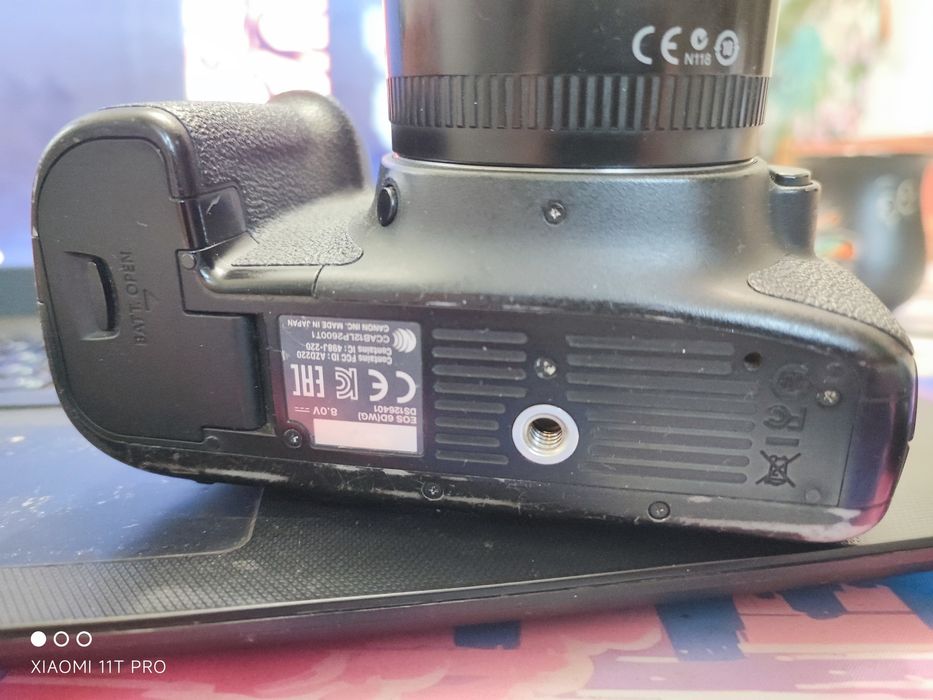 Продам Canon 6 d і з ним об'єктив 50 мм