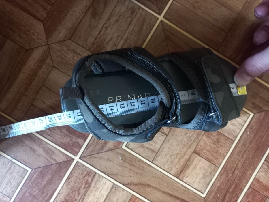 НОВІ дитячі босоніжки з підсвіткою 27 розмір