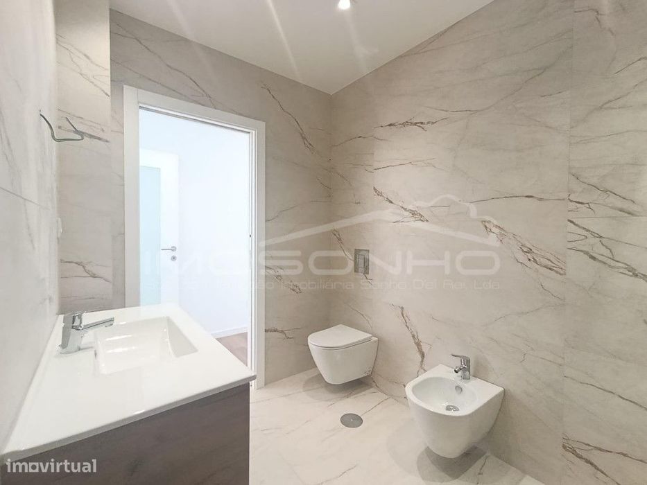 Moradia T3 de linhas modernas