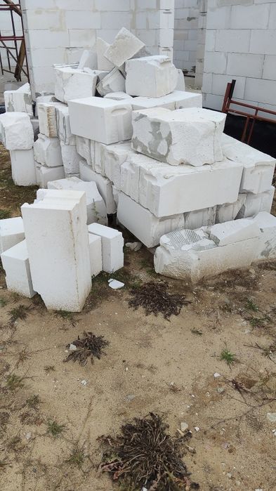 Pustaki uszkodzone beton komórkowy solbet