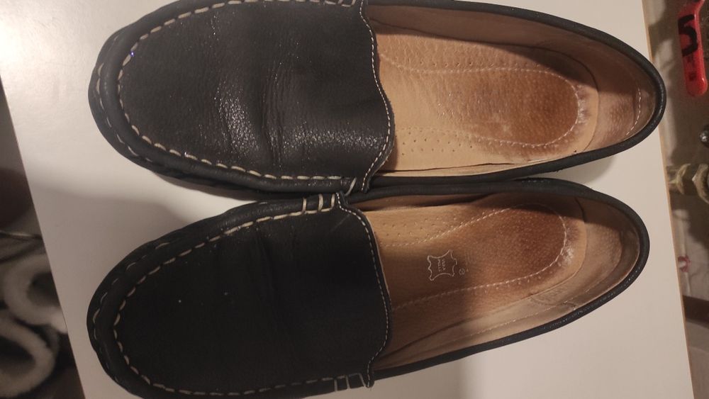 Sprzedam czarne  skórzane damskie mokasyny tozm.39