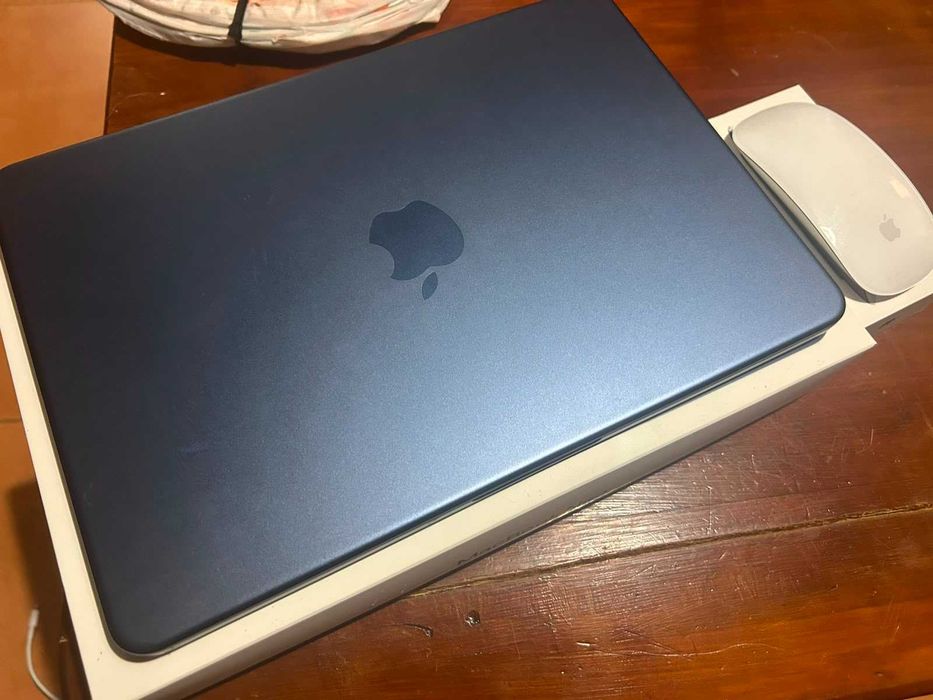 MacBook Neo APPLE Índigo + RATO - NOVO