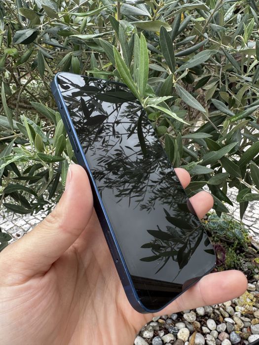 iPhone 12 64GB em bom estado