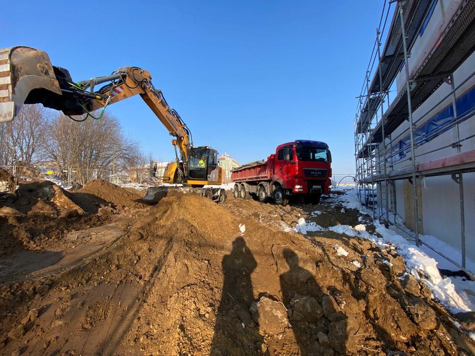 Koparka i wywrotka – prace ziemne i transport