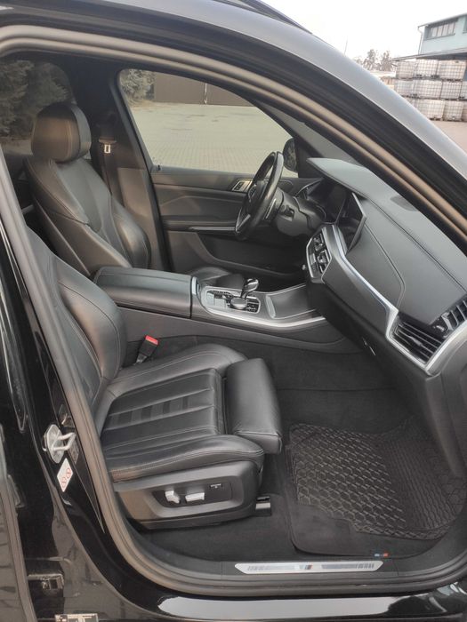 Wynajem samochodu osobowego  dostawczego busa wypożyczalnia BMW X5 G01