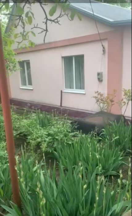 Продаж будинку в Краснопіллі з гаражем.