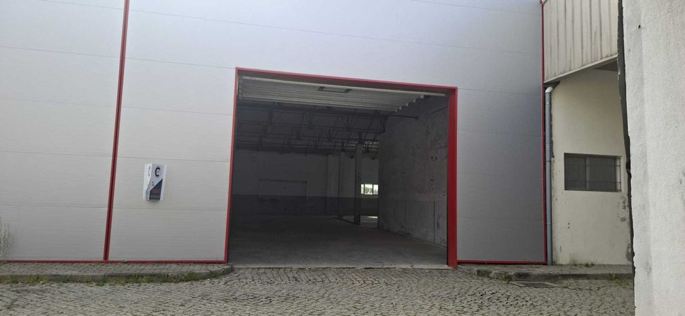 Pavilhão industrial / Armazém