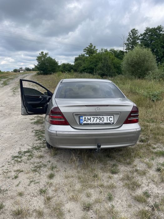 MERCEDES-BENZ C 220 2003 VIN WDB2030061F435572 фото оголошення 4 з 7