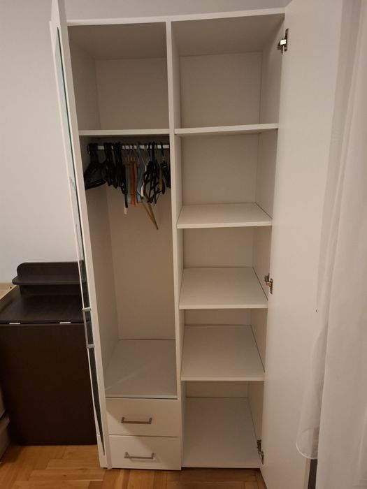 Rezerwacja Szafa z lustrem biała