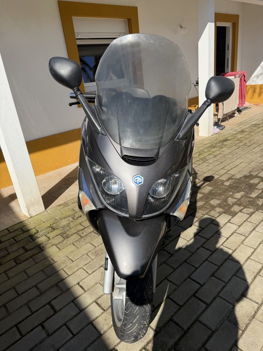 Mota Piaggio xevo 250cc