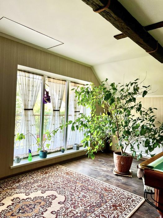 Продаж затишного заміського будинку