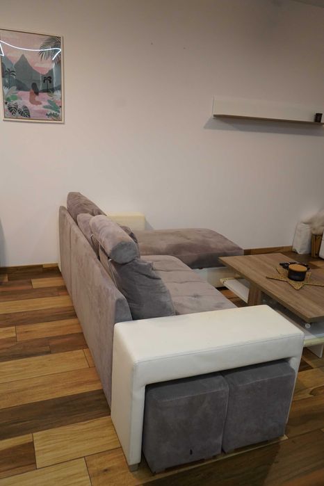 Oddam za darmo: Narożnik z funkcją spania (2,5m) + 4 krzesła. Wilanów