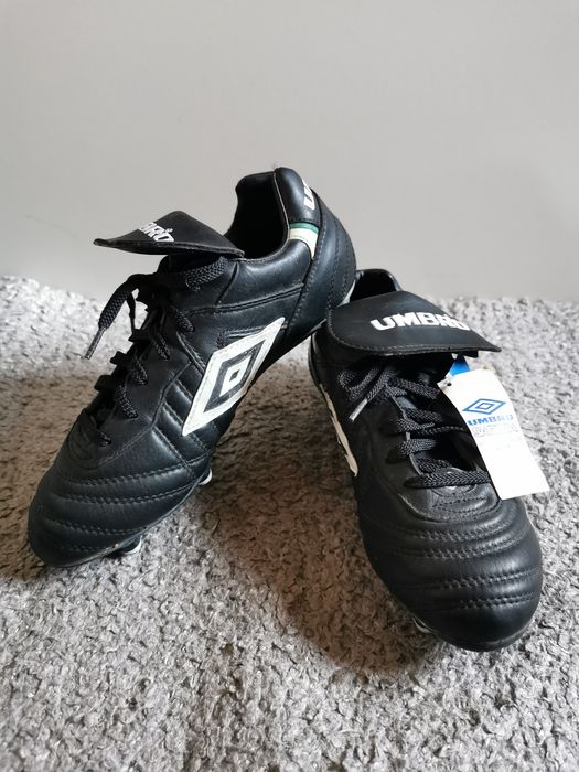 Chuteiras Umbro c/etiqueta