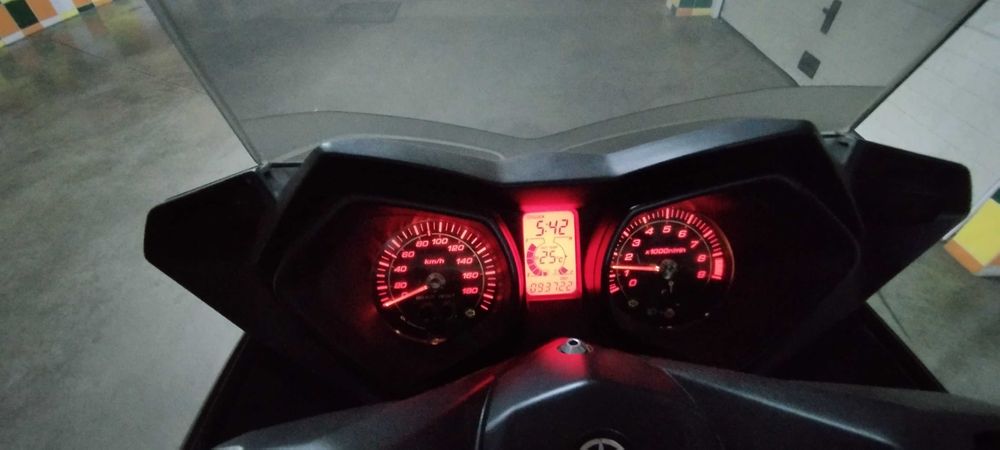 Yamaha Xmax 400 ( já foi vendida.)