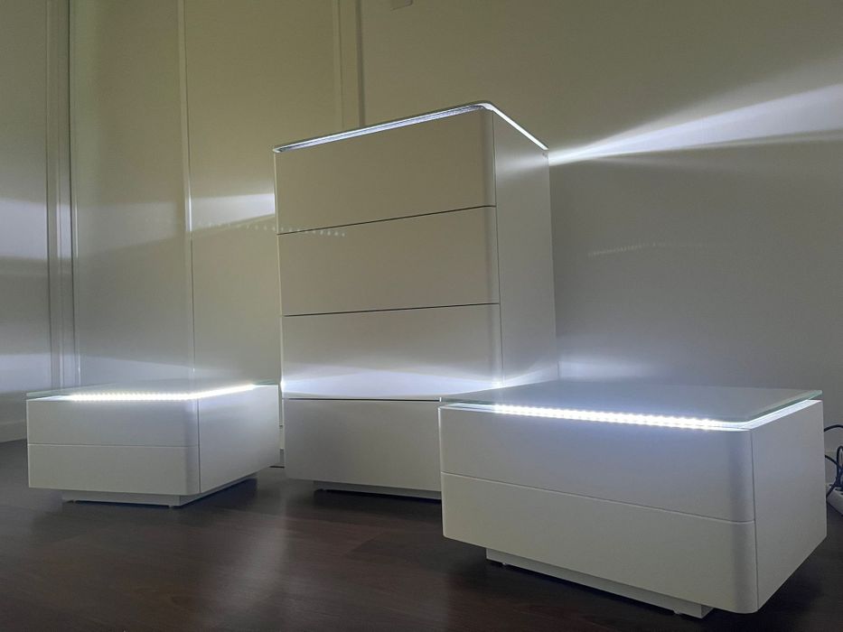 Aparador/Camiseiro 4 gavetas lançado branco com led Antarte