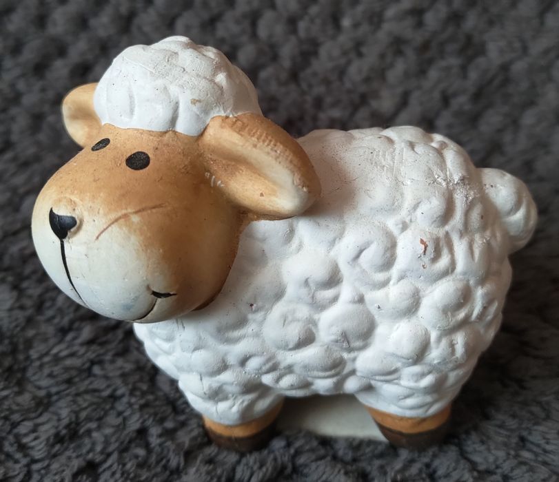 Ceramiczny baranek wielkanocny