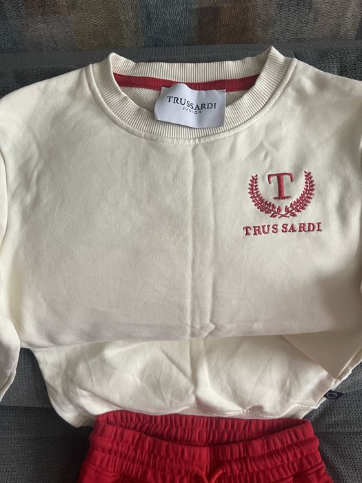 Продаю костюм бренду Trussardi на 9-10 років