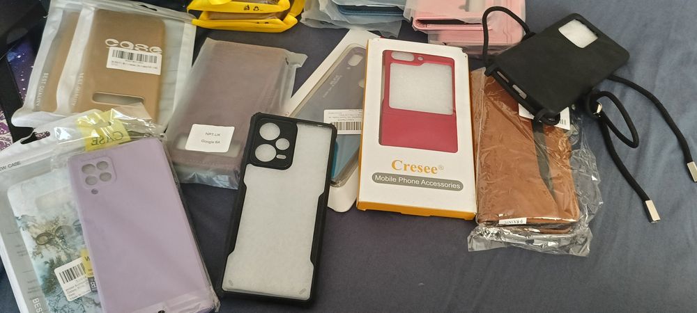 Box etui na telefony