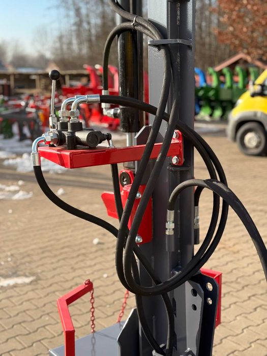 Łuparka pionowa do drewna na hydraulikę ciągnika