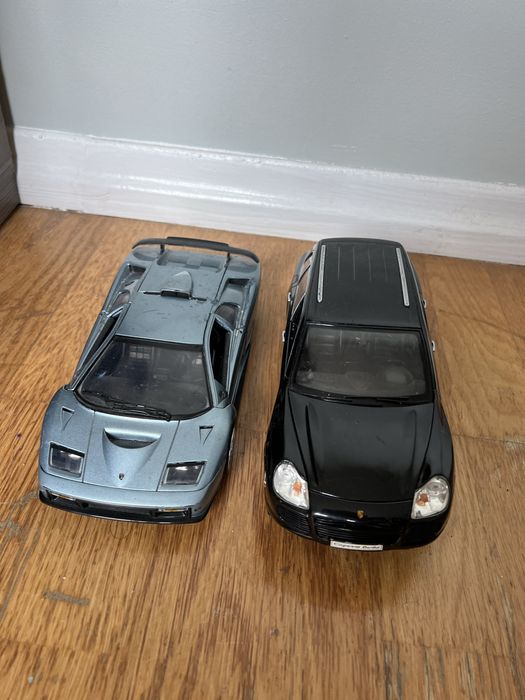 Модельки 1/18 burago, motor max, Welly