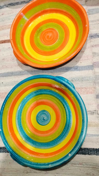Hand-painted clay plates440004573262008320