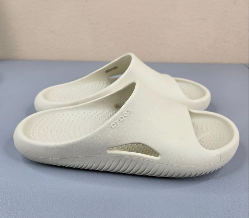 Шльопанці слайди крокс crocs mellow slide black grey bone
