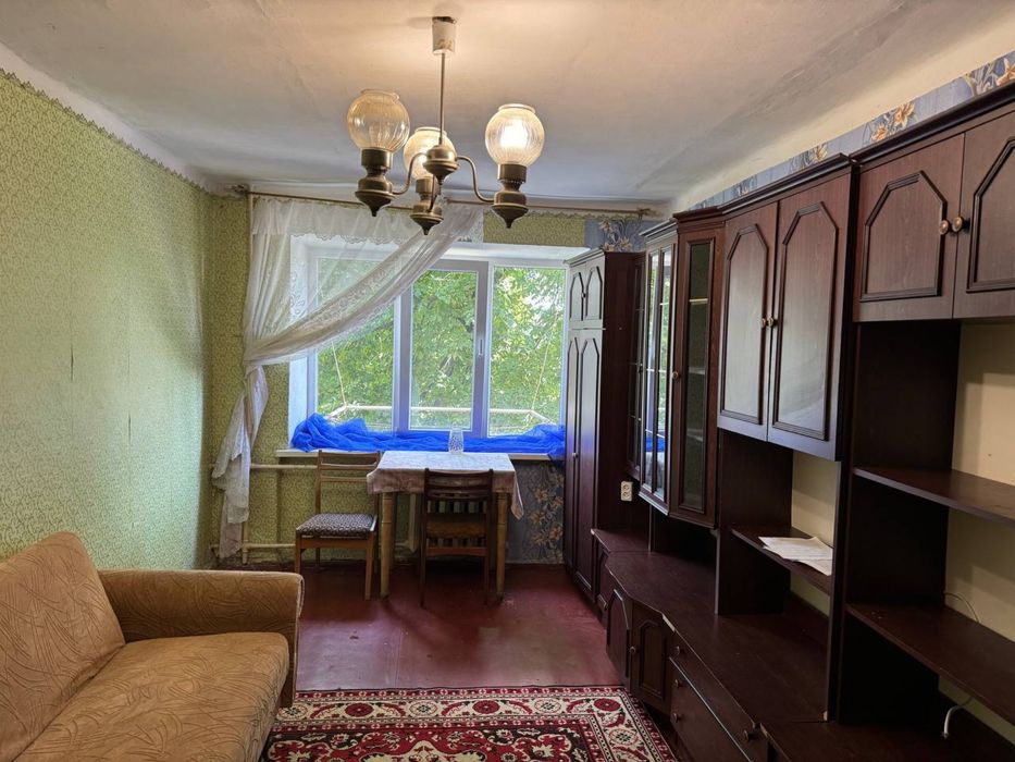 Велика кімната в гуртожитку, Урожай