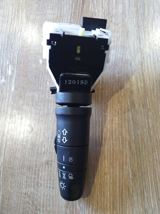 Перемикач поворотів Nissan Note, Tilda, Qashqai