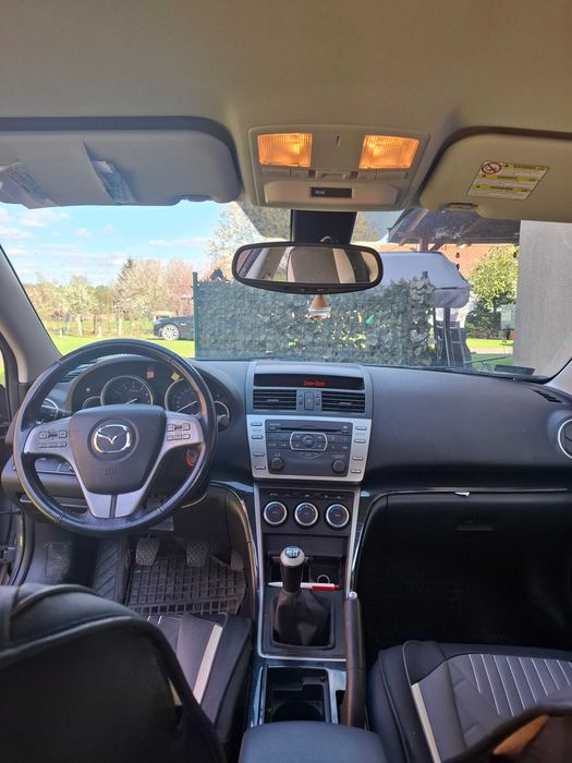 Mazda 6 samochód osobowy