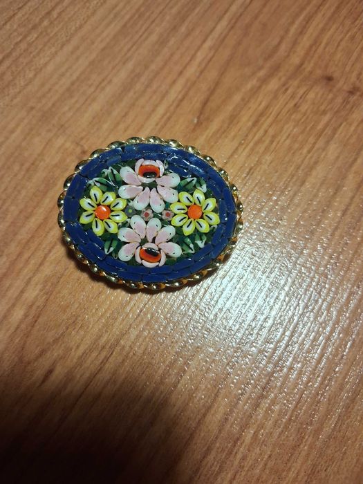 Брошка. Мікромозаїка.