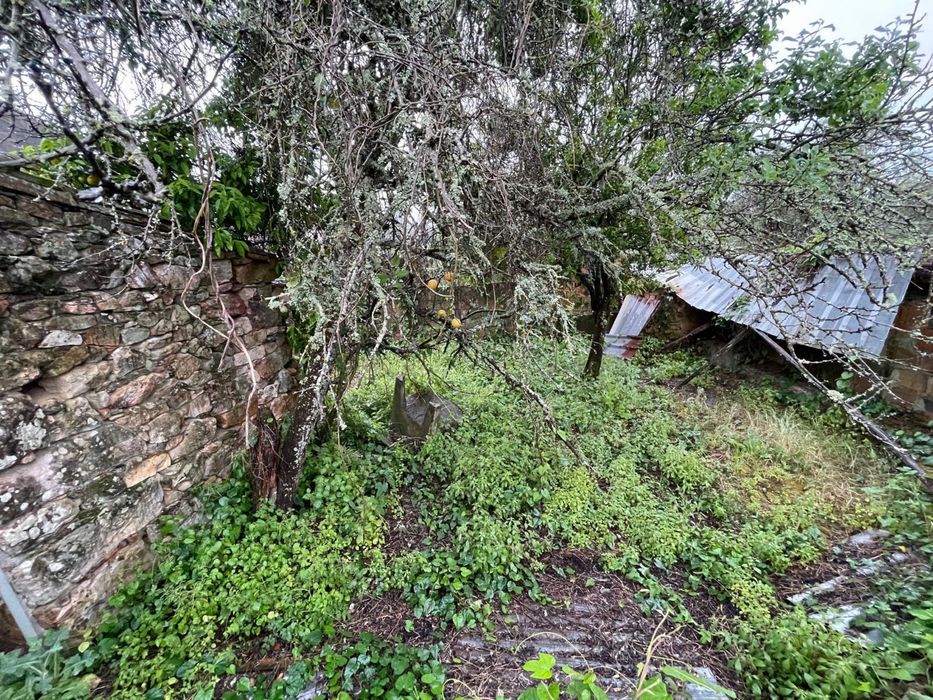 Casa  para remodelar e terreno