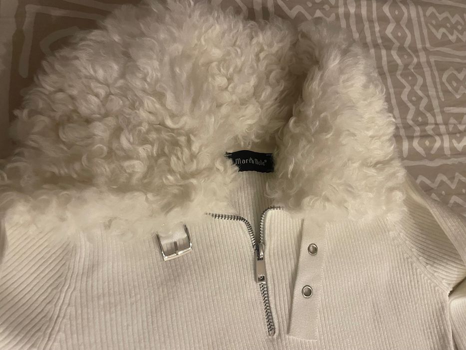 Blusa canelada com pêlo na gola removível NOVA