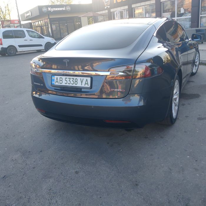 Продам Tesla model s 2018 100d