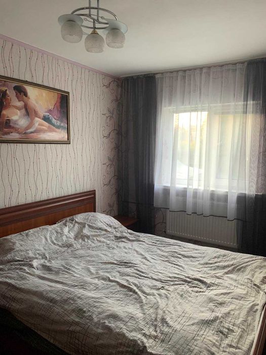 Продаж частини будинку з окремим подвір'ям  Польова