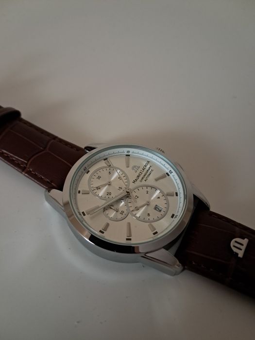 Годинник Maurice Lacroix.