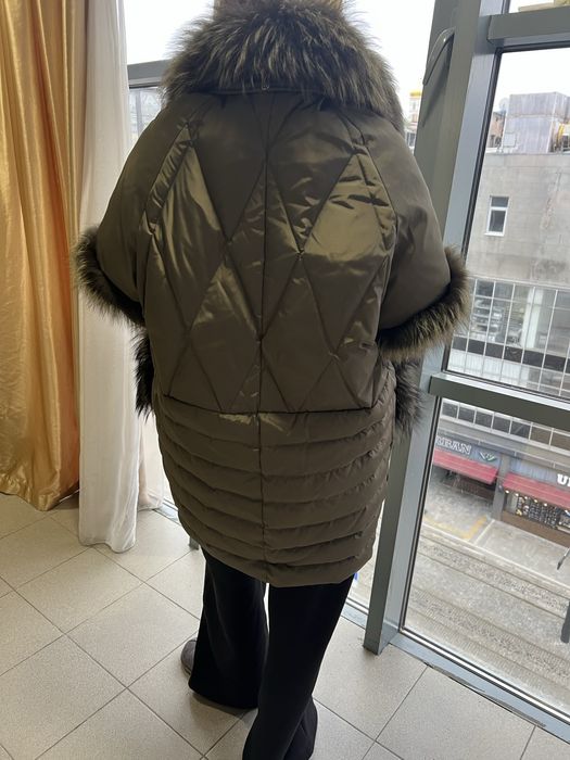 Пуховик женский с мехом