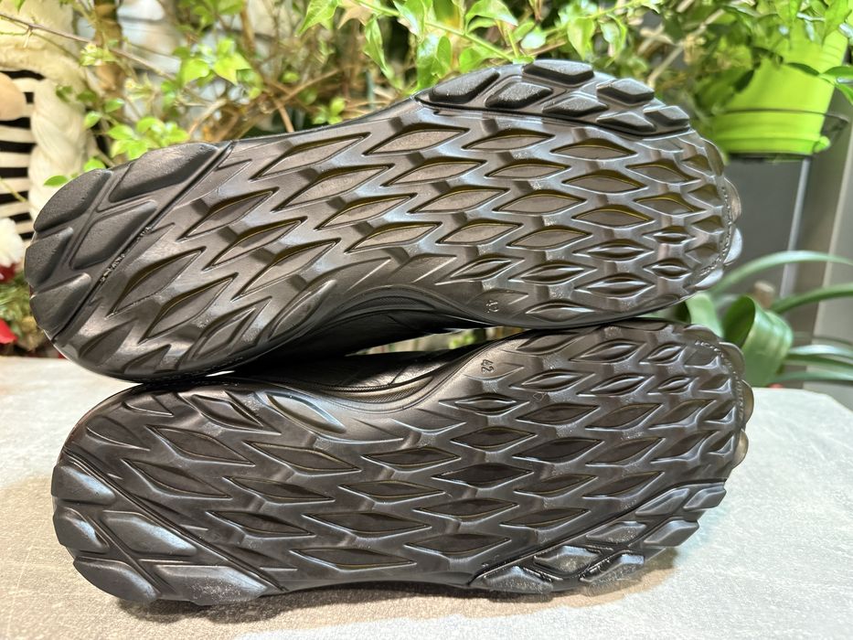 Кожаные кроссовки Ecco 42 р