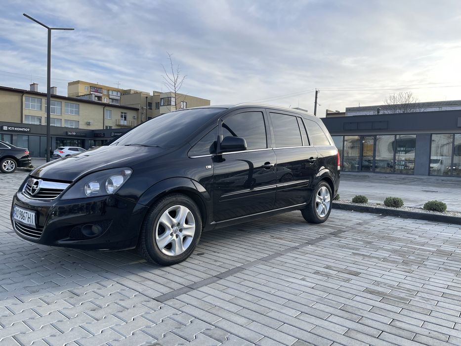 Продам Opel Zafira B 2011 року 1.7 дизель