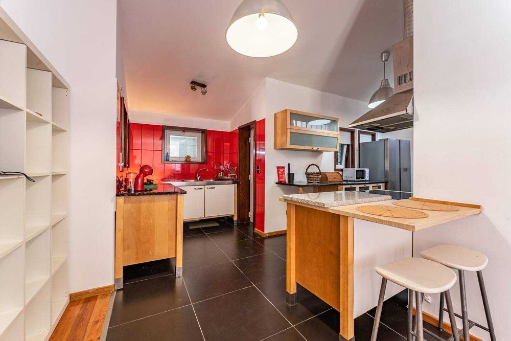 Quarto individual c/ WC - em Vivenda C/Piscina - Matosinhos (Porto)