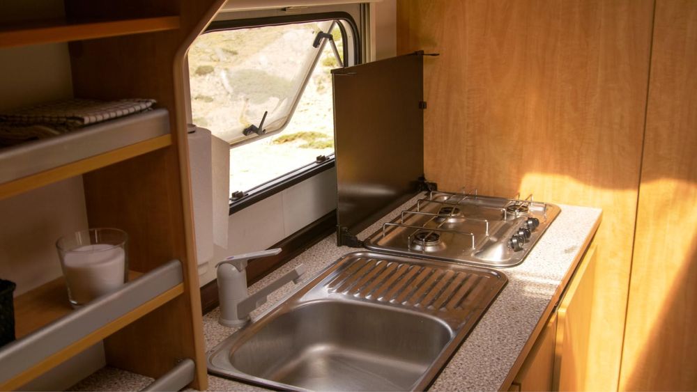 Vendo autocaravana com motor com garantia