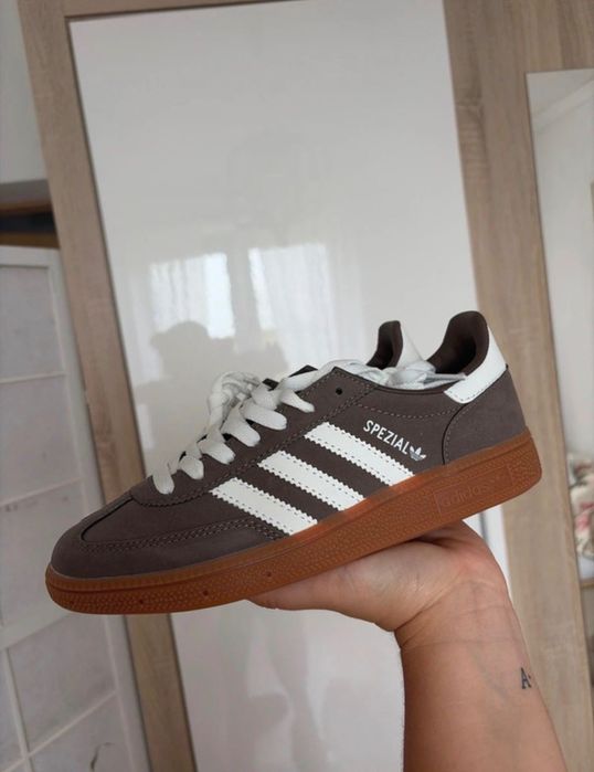 Brązowe buty adidas handball spezial