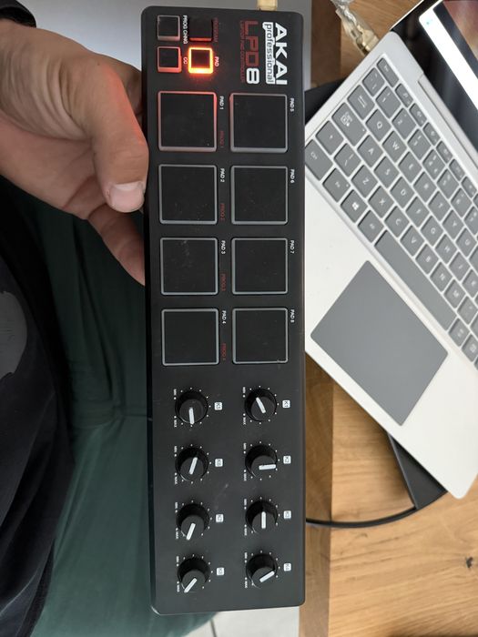 Sprzet Dj akai lpd arturia beatstep novation launchpad