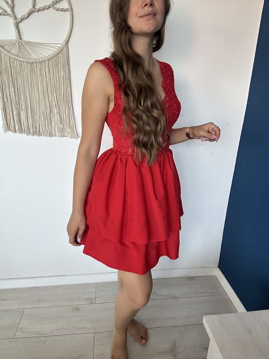 Czerwona elegancka sukienka S 36