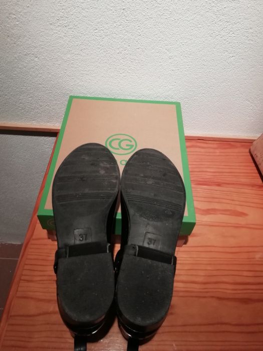 Botas novas - Calçado Guimarães