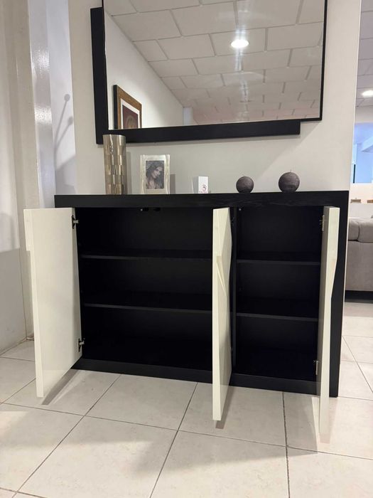 Sapateira Lacado Branco + Carvalho preto (Em exposição)