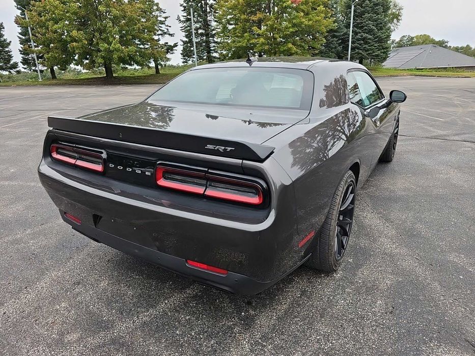 Dodge Challenger SRT Hellcat      2017