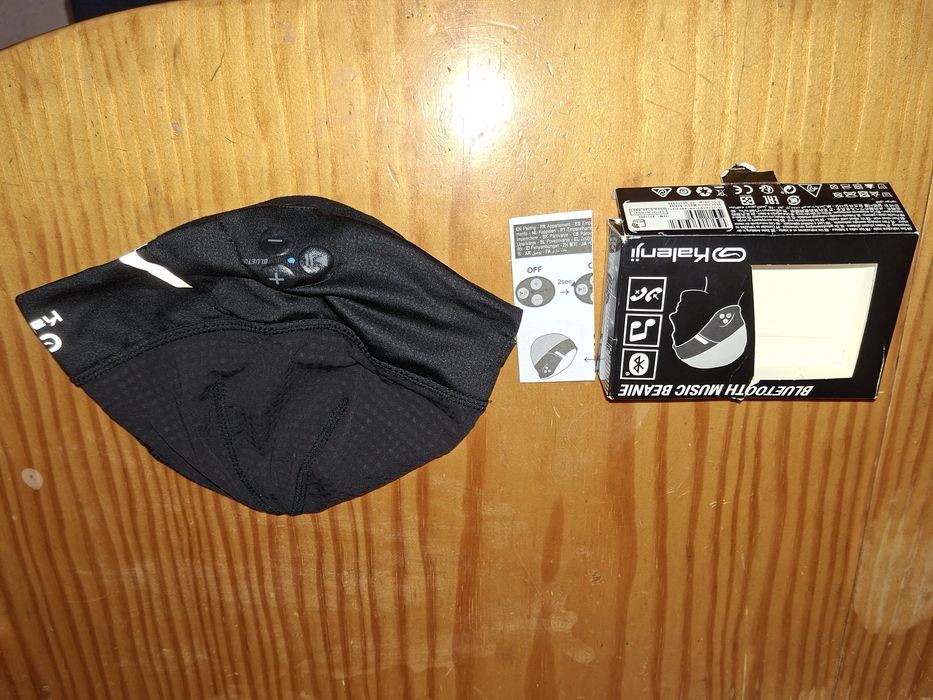 Kalenji Gorro com fones Bluetooth